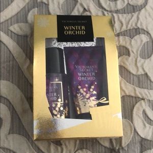 Victoria's Secret winter orchid mini spray